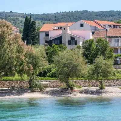 Apartments by the sea Mirca