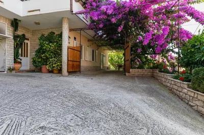 Vrt u objektu Apartments by the sea Sumpetar, Omis - 949