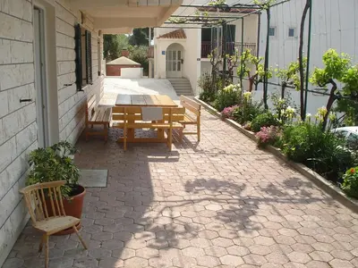 Vrt u objektu Apartments with parking space Duce - Omis - 7532