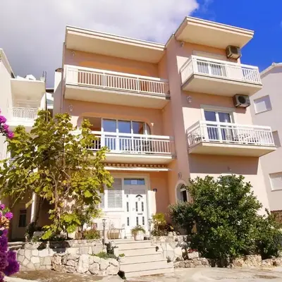 Apartments by the sea Duce