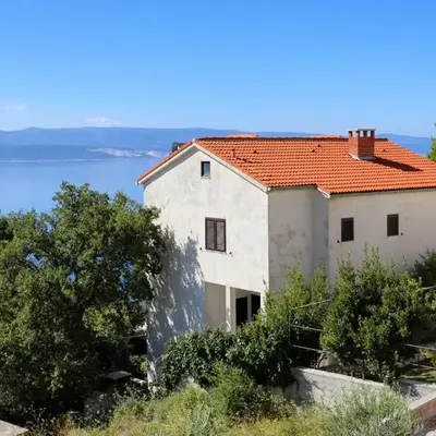 Apartments with a parking space Marusici