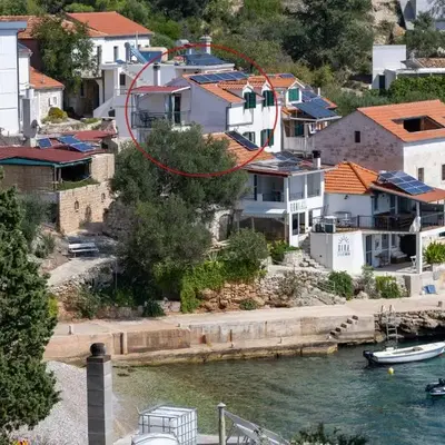 Seaside secluded apartments Cove Tvrdni Dolac