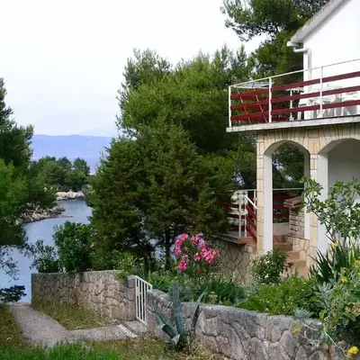 Apartments by the sea Mudri Dolac