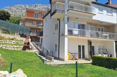 Pogled na planine ili pogled na planine iz apartmana