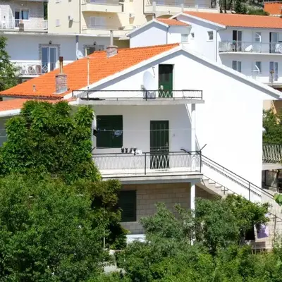 Apartments by the sea Baska Voda
