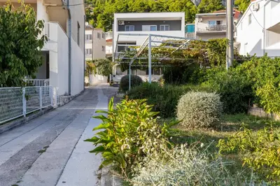 Vrt u objektu Apartments with parking space Omis - 2745