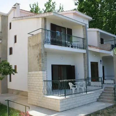 Apartments and rooms by the sea Duce