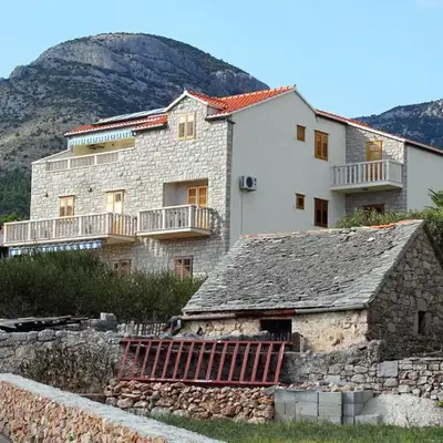 Apartments with parking space Bol - Brac - 2900