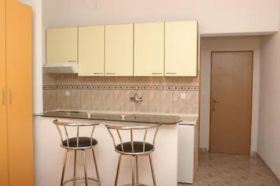 Kuhinja ili čajna kuhinja u objektu Apartments by the sea Milna - Hvar - 3074