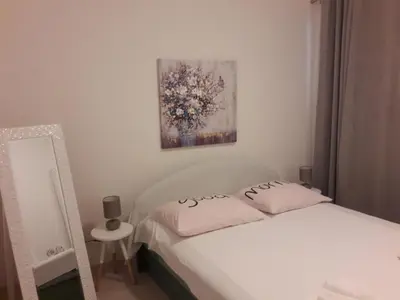 Krevet ili kreveti u jedinici u objektu Apartments and rooms by the sea Sumpetar, Omis - 2099