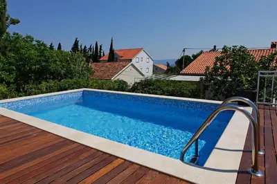 Bazen u objektu Vacation Home Villa Oleandra ili u blizini