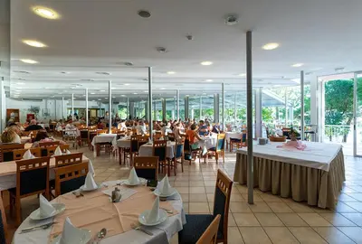 Restoran ili neka druga zalogajnica u objektu Tourist Settlement Brzet