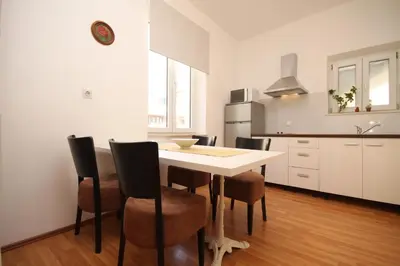 Tlocrt objekta Apartments with WiFi Omis - 6772