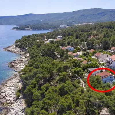 Apartments by the sea Jelsa