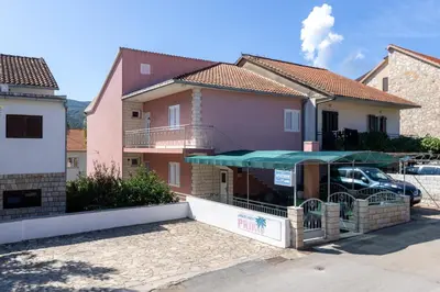 Zgrada u kojoj se nalazi apartman