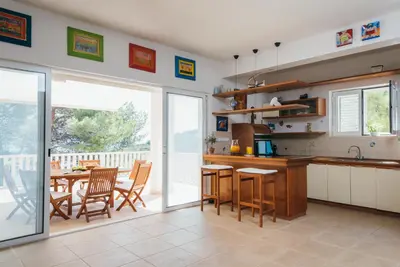 Kuhinja ili čajna kuhinja u objektu Aqua residence