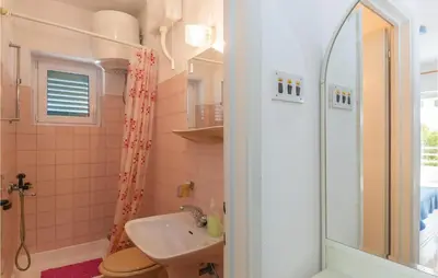 Kupaonica u objektu Apartment Makarska With Sea View 5