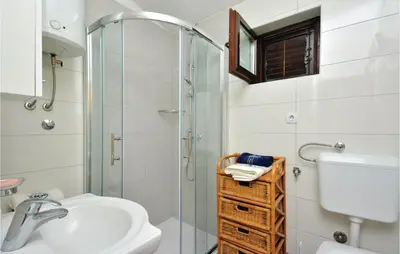 Kupaonica u objektu Apartment Podstrana With Sea View V