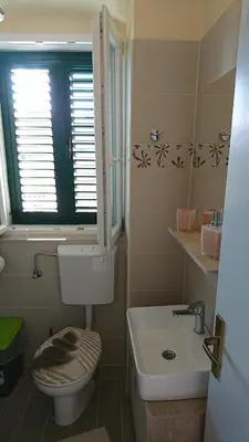 Kupaonica u objektu Apartments Kokotic