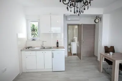 Kuhinja ili čajna kuhinja u objektu Adriatic Apartment