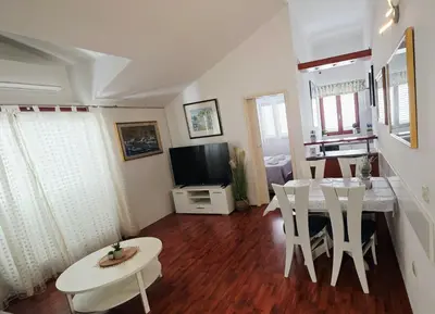 TV i/ili zabavni centar u objektu Apartman Beus-five min form the beach
