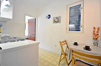 Kuhinja ili čajna kuhinja u objektu Apartment Božiković - Jelsa - Vitarnja