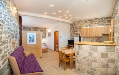 Kuhinja ili čajna kuhinja u objektu Beach Resort Apartments Podspiline
