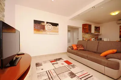 TV i/ili zabavni centar u objektu Apartment Smile Podstrana
