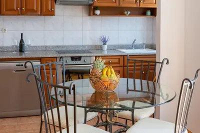 Kuhinja ili čajna kuhinja u objektu Beachfront XXL - 2 Apartments Together -