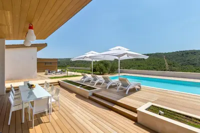 Bazen u objektu Villa Amalia ili u blizini