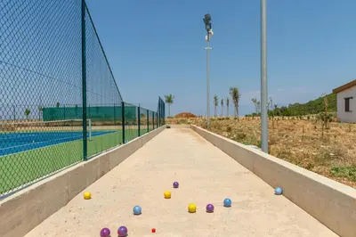 Tereni za tenis i/ili skvoš u sklopu objekta Villa Amalia ili u blizini