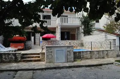 Zgrada u kojoj se nalazi apartman