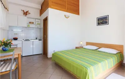 Kuhinja ili čajna kuhinja u objektu Apartment Omis With Sea View Iii