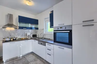 Kuhinja ili čajna kuhinja u objektu Villa MM