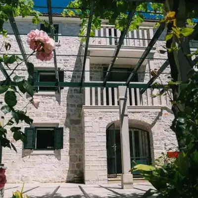 Apartments by the sea Sumartin