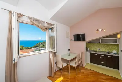 Kuhinja ili čajna kuhinja u objektu Apartments Luka Toni