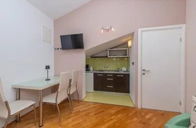 Kuhinja ili čajna kuhinja u objektu Apartments Luka Toni