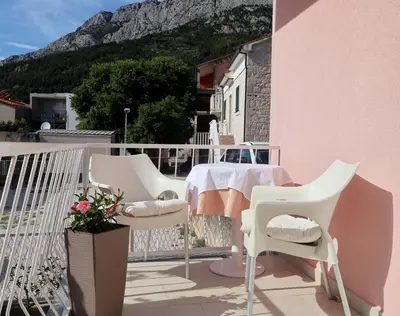 Pogled na planine ili pogled na planine iz apartmana