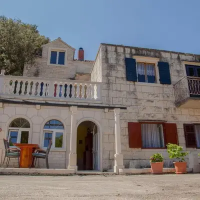 Apartment Curri