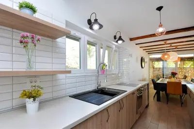 Kuhinja ili čajna kuhinja u objektu Villa Karaber