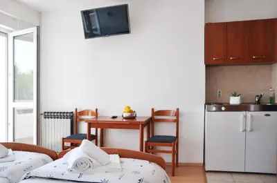 Kuhinja ili čajna kuhinja u objektu Sunrise Apartments and Studio Apartments 1