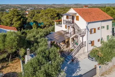 Zgrada u kojoj se nalazi apartman