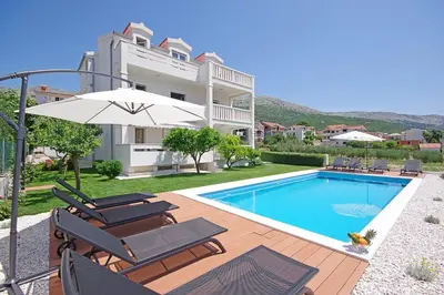 Bazen u objektu Luxury apartment Frane ili u blizini