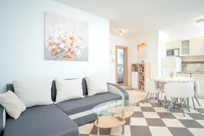 Kuhinja ili čajna kuhinja u objektu Apartments Edi