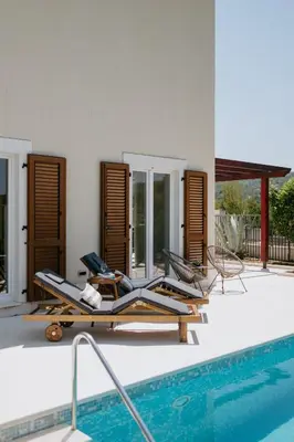 Bazen u objektu Villa Aurelia by Domus Mirus - Rooftop Cinema & Pool & 6 Minute Walk to Beach ili u blizini