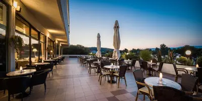 Restoran ili neka druga zalogajnica u objektu Hotel Hvar
