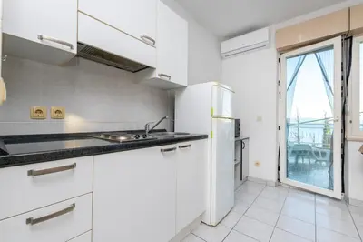 Kuhinja ili čajna kuhinja u objektu Apartments Mari
