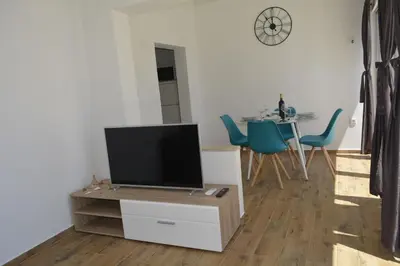 TV i/ili zabavni centar u objektu Apartments Marija