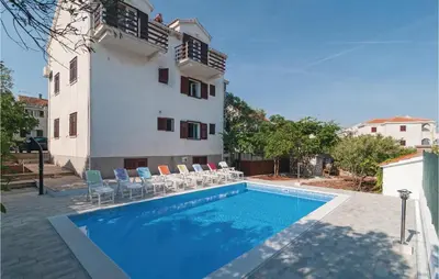 Bazen u objektu Two-Bedroom Apartment In Supetar ili u blizini