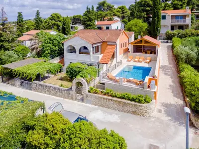 Bazen u objektu Holiday Home Villa Frančeska ili u blizini